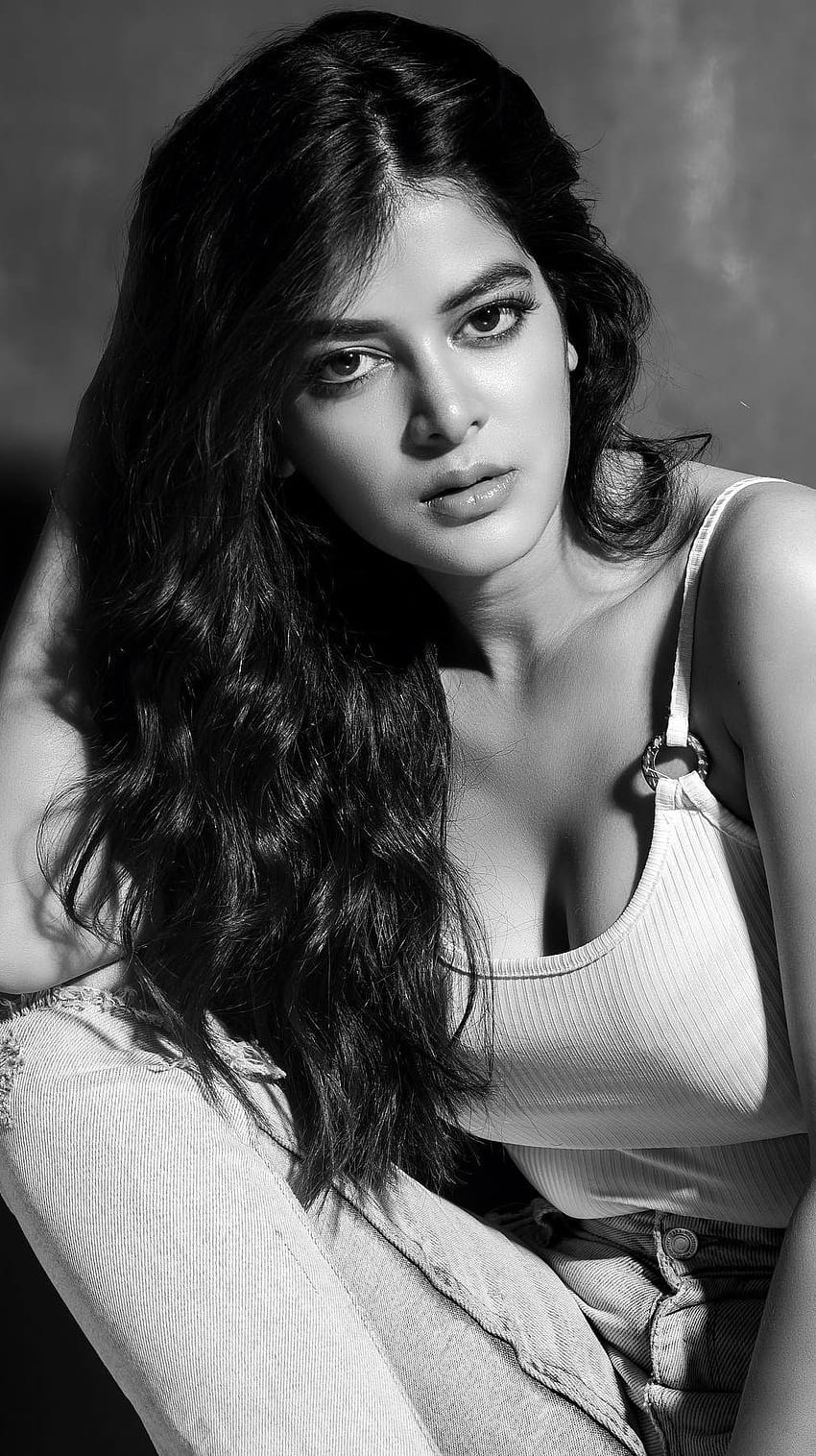 Madhumita sarcar, aktris telugu, belahan dada wallpaper ponsel HD