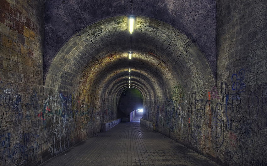 túnel de pedestres coberto de grafite r, túnel, luzes, grafite, r, pedestre, pedras papel de parede HD