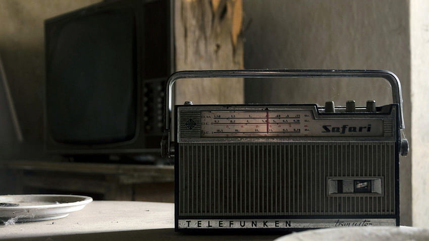 abandonado, Velho, Aparelhos de televisão, Rádio, Mesa, Pratos, Poeira, Vintage / e Fundo Móvel, Eletrônicos Antigos papel de parede HD