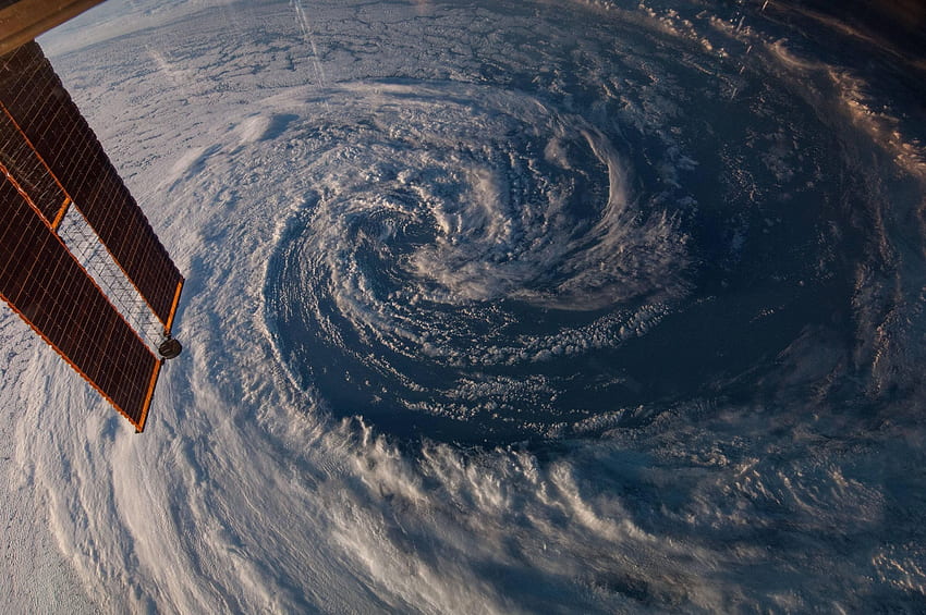 สถานีอวกาศนานาชาติ พายุ NASA เมฆ อวกาศ โลก พายุเฮอริเคน มุมมองทางอากาศ / และมือถือ & วอลล์เปเปอร์ HD