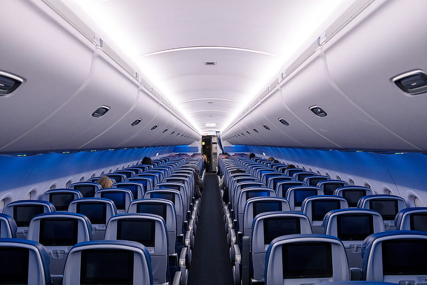 Delta Air Lines Is Blocking Middle Seats Until October. Condé Nast Traveler, Airplane Seats HD wallpaper