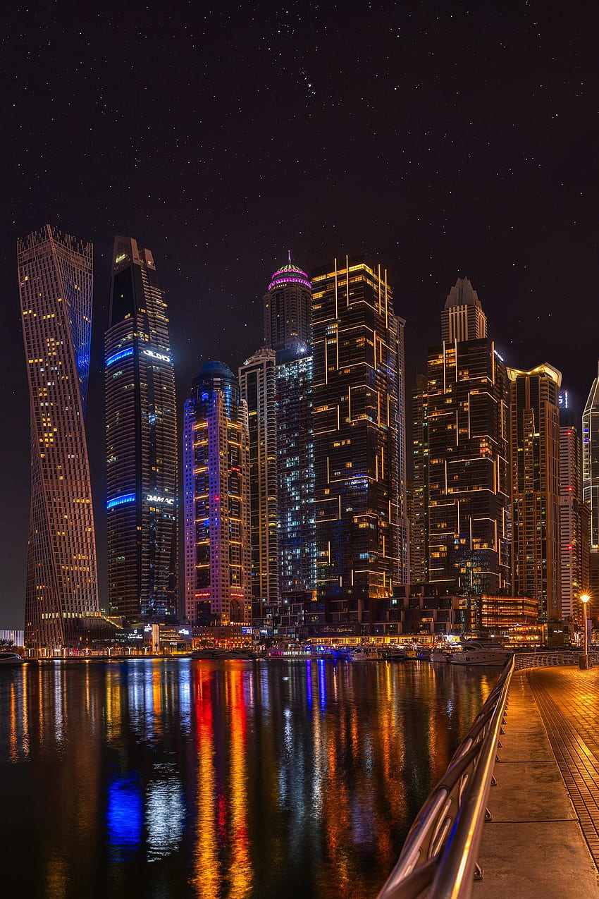 도시, 건물, 빛나는 건물, 조명, 밤, 고층 빌딩 HD 전화 배경 화면