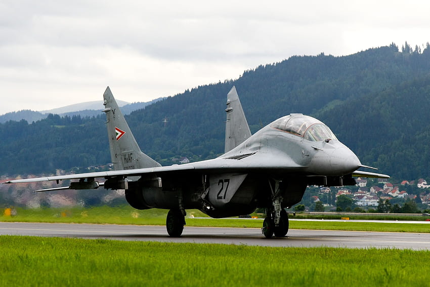 활주로에 있는 Mig 29 전투기, Mikoyan MiG-29 HD 월페이퍼