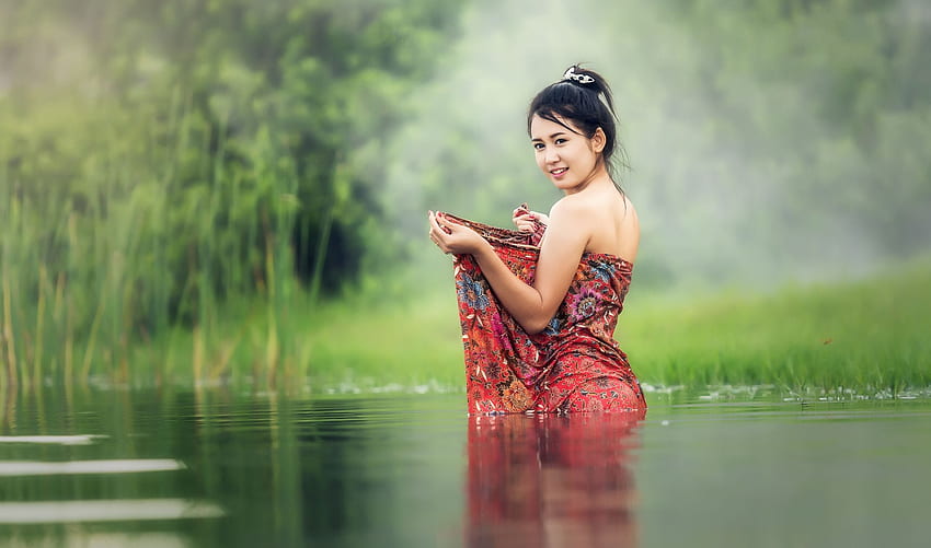Азиатска жена, измиваща река, азиатско момиче HD тапет