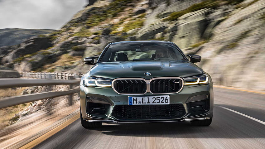 La BMW M5 CS divora l'autostrada in un ridicolo test di accelerazione Sfondo HD