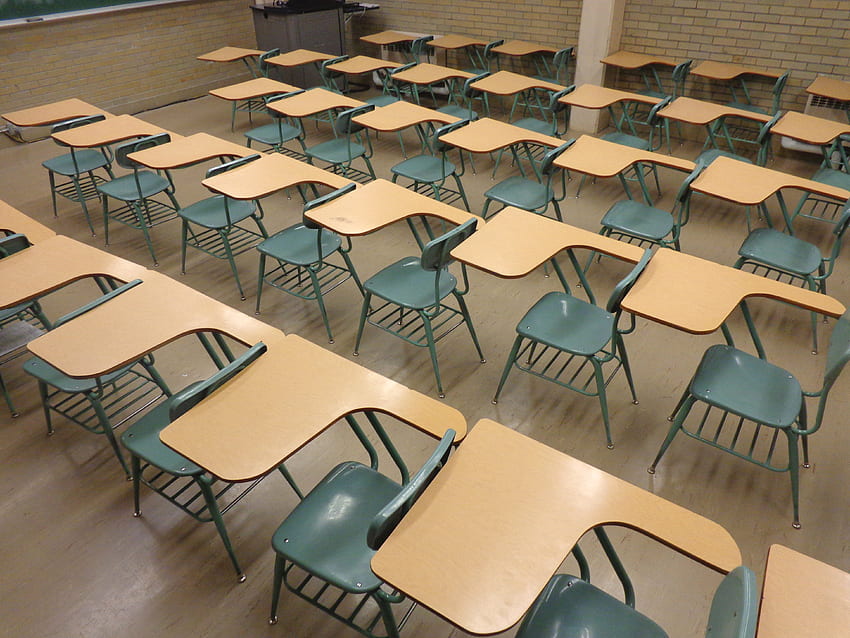 Ruang Kelas Sekolah dengan Meja Kosong . grafik. Area publik Wallpaper HD