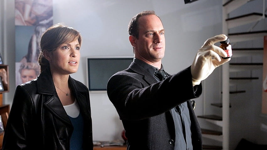 Christopher Meloni Will Return to 'Law & Order: SVU' as Elliot Stabler in the Season Premiere HD wallpaper