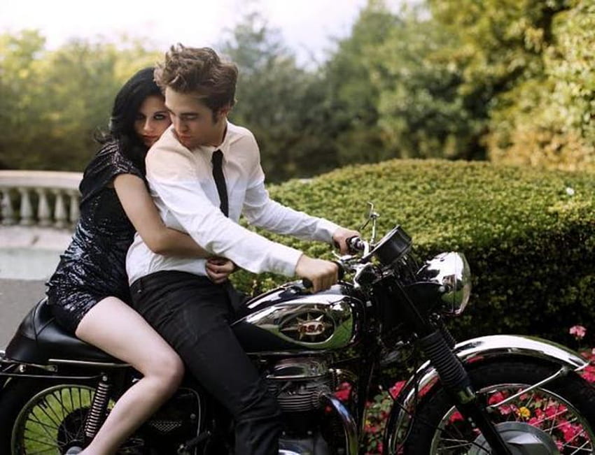 Bella i Edward Motocykl, Zmierzch, Robert Pattinson, Bella Swan, Kristen Stewart, Edward Cullen Tapeta HD
