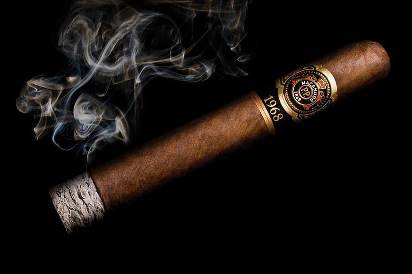 Zigarre, künstlich hergestellt, HQ-Zigarre. 2019, Zigarre rauchen HD-Hintergrundbild