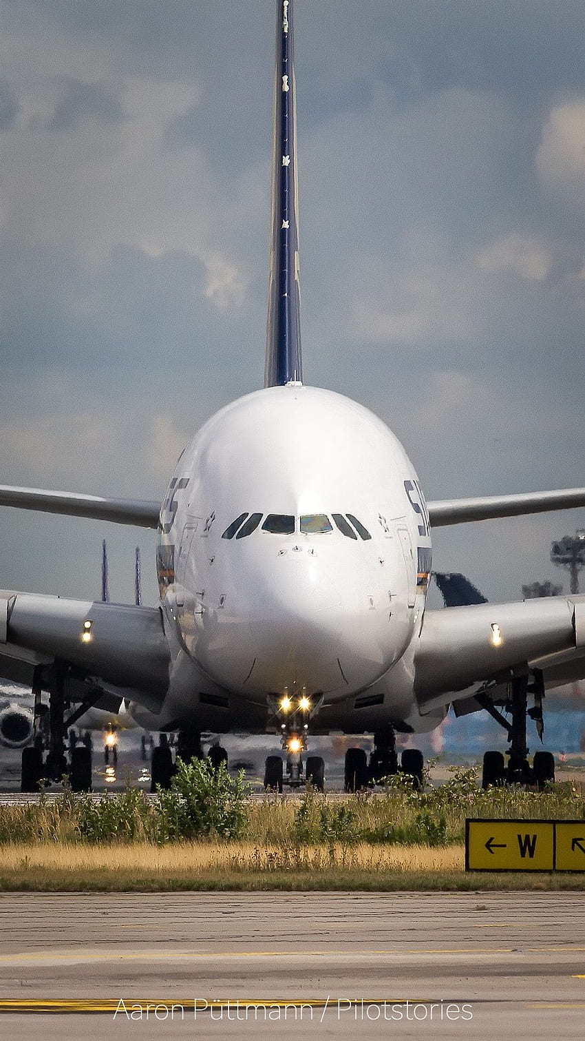 สมาร์ทโฟน Airbus A380 800 ของสิงคโปร์เต็มรูปแบบ ห้องนักบินแอร์บัส A380, เครื่องบินขับไล่, แอร์บัส A380, สิงคโปร์แอร์ไลน์ A380 วอลล์เปเปอร์โทรศัพท์ HD