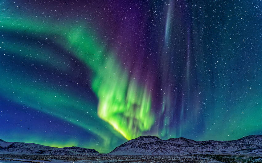 Aurora Borealis над Вик, Исландия, цветове, пейзаж, хълмове, северно сияние, звезди HD тапет