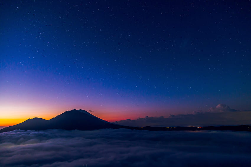Natura, góry, noc, chmury, gwiaździste niebo Tapeta HD