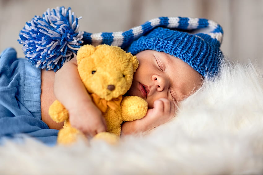 Dormire con Teddy, blu, giocattolo, bianco, carino, bambino, copil, orsacchiotto, giallo, bambino, cappello, dormire Sfondo HD