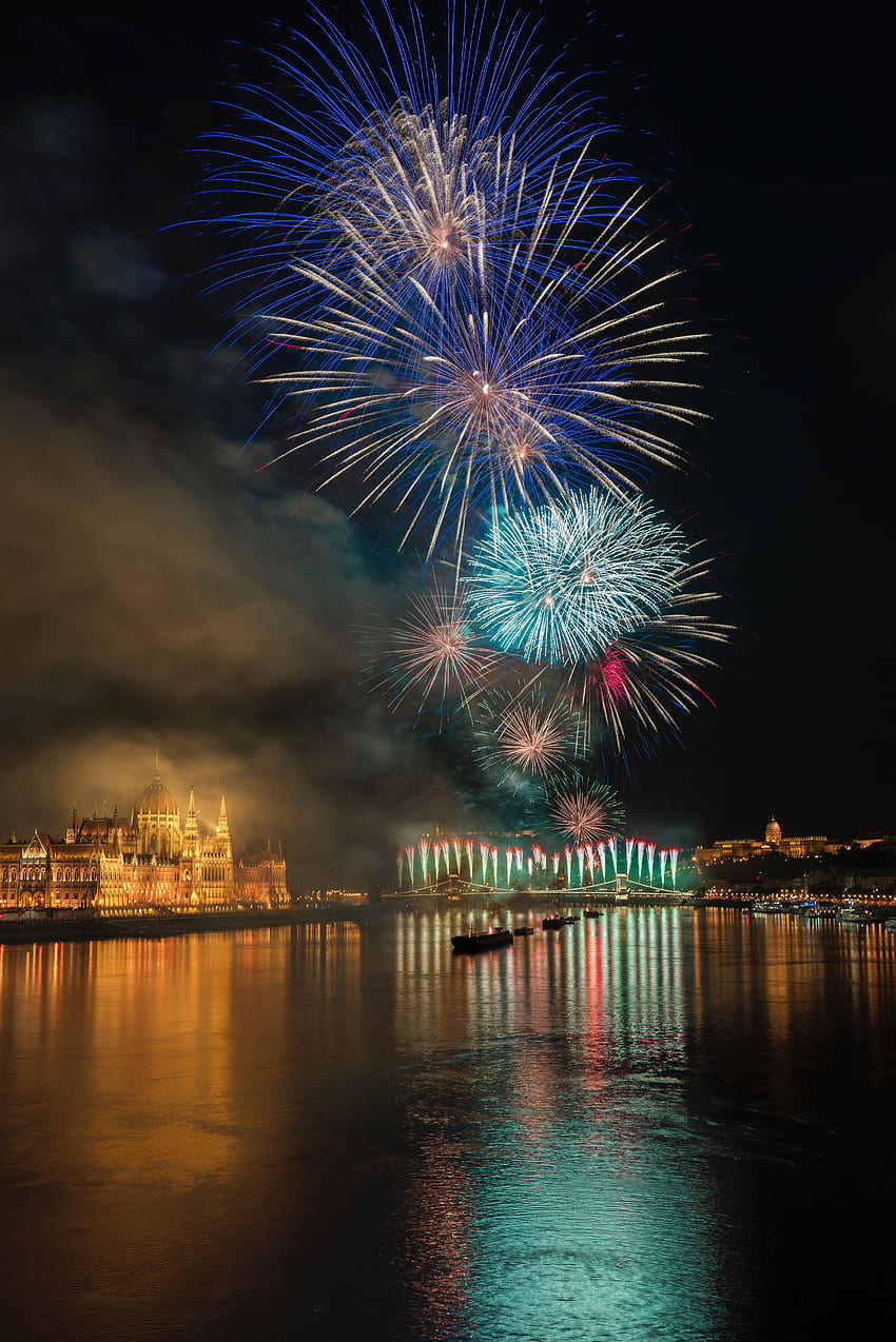 Święta, noc, salutowanie, miasto nocą, Węgry, Budapeszt, świętowanie Tapeta na telefon HD