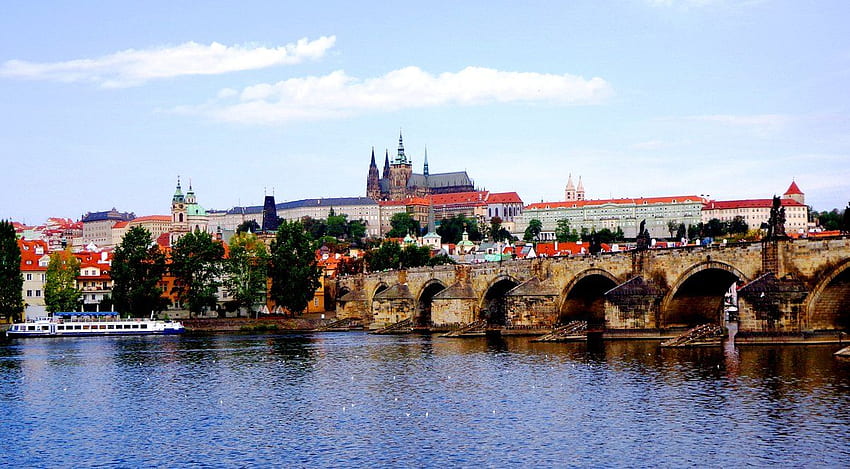 Jembatan Charles dan Kastil Praha Wallpaper HD
