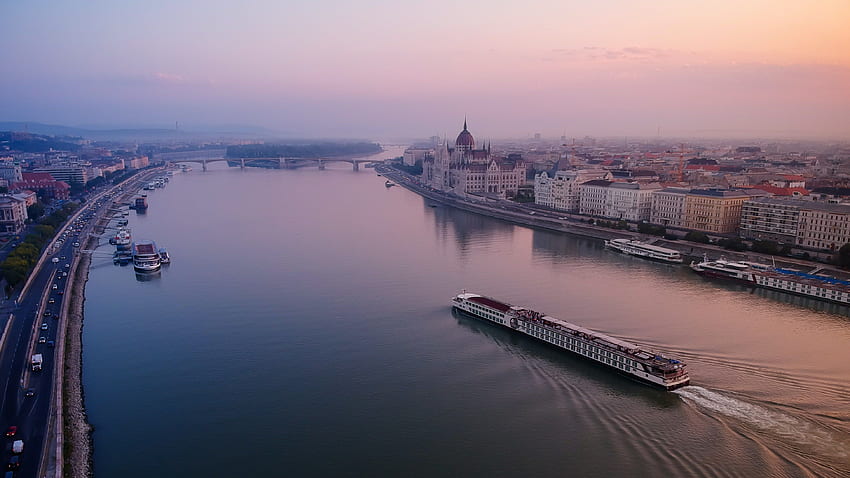 Are Europe's Low Water Levels a Problem For Your Holiday Cruise?. Condé Nast Traveler, Danube River HD wallpaper