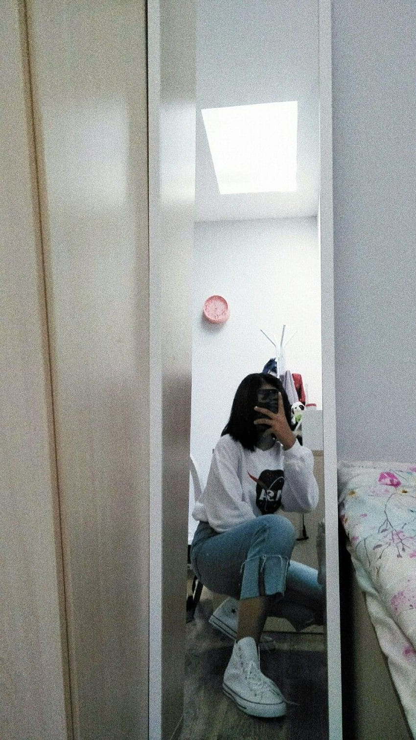 Mirror Selfie HD phone wallpaper