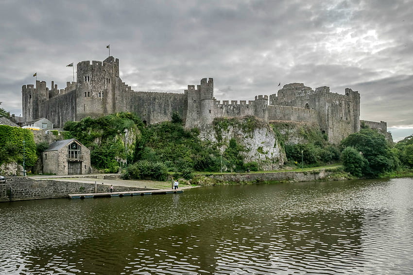 Pembroke Castle, Pembrokeshire, Wales, medieval, wales, castle, water HD wallpaper