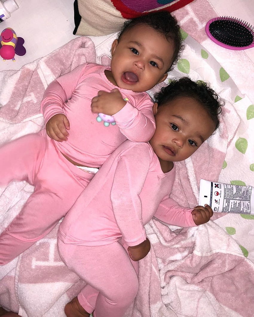 Kylie Jenner posts of Stormi Webster and Chicago West's HD phone wallpaper