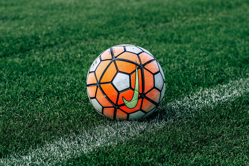 Спорт, трева, футбол, поляна, футболна топка HD тапет
