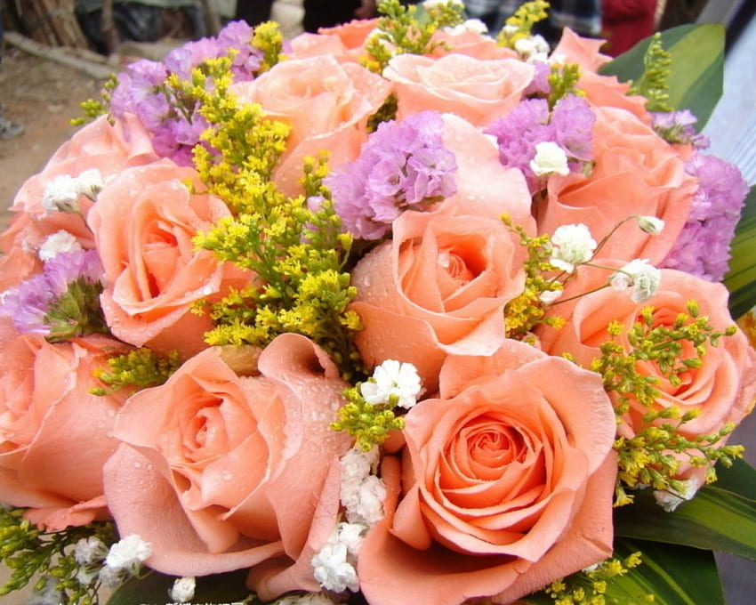Piękny bukiet, bukiet, kwiaty, róże, płatki Tapeta HD