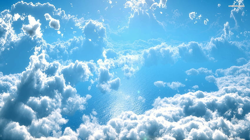 Nubes celestiales y funerarias fondo de pantalla