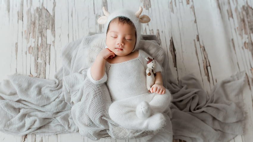 Cute Baby Is Sleeping Wearing White Woolen Knitted Dress And Cap Cute HD wallpaper