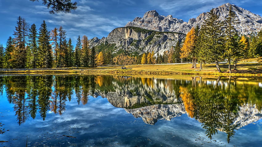 Lago Antorno, Los Dolomitas, Tirol del Sur, paisaje, nubes, italia, cielo, montañas, alpes, agua, reflejos, árboles fondo de pantalla