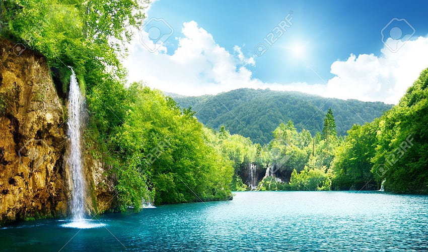 waterfall in deep forest of Croatia HD wallpaper