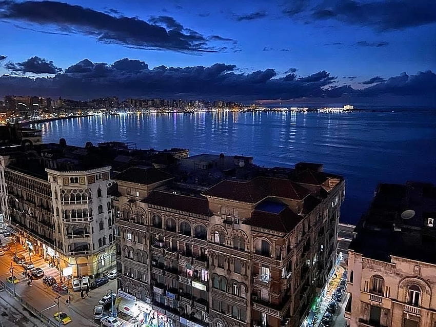 Alexandria, Egypt at night HD wallpaper