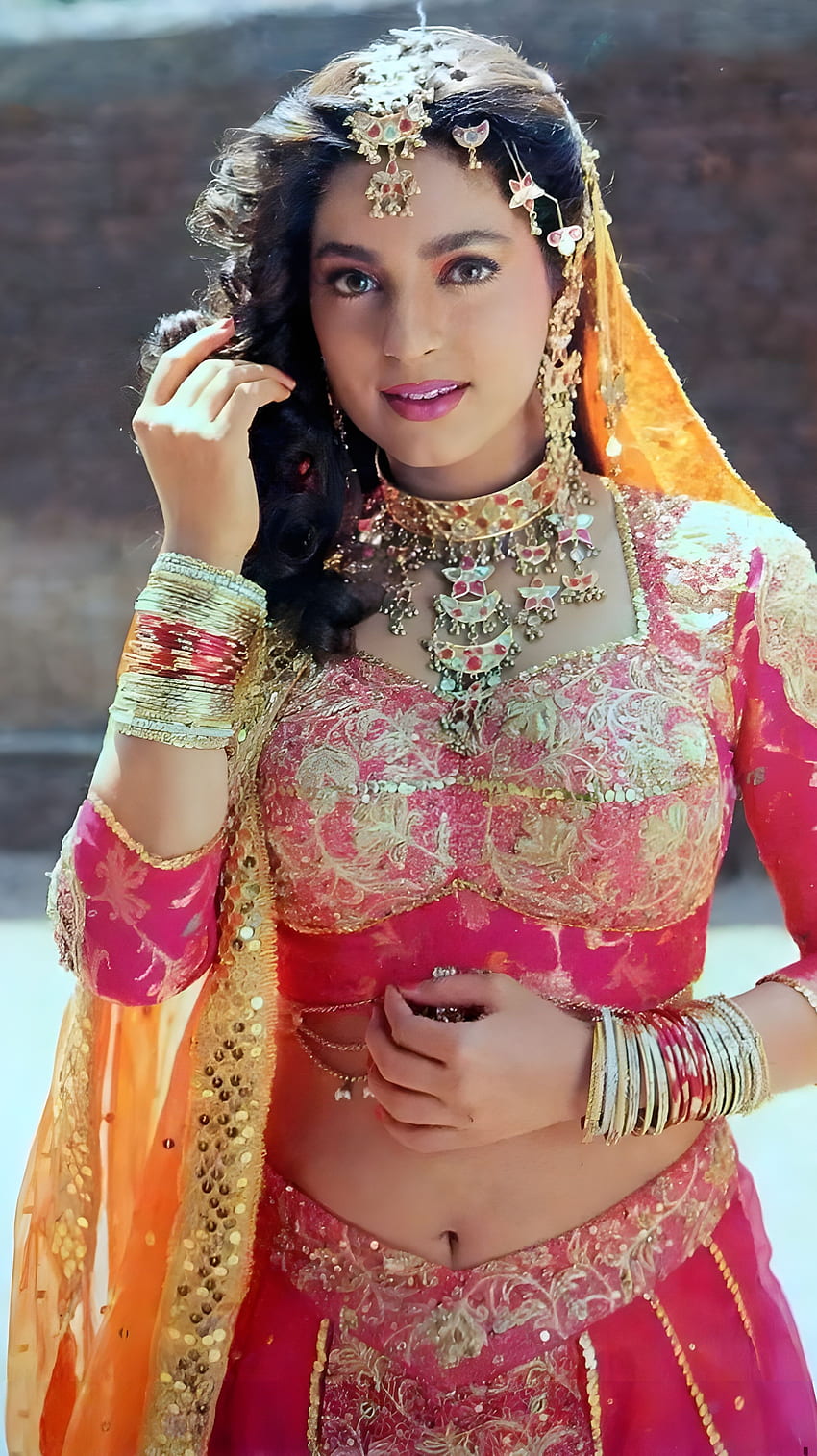 Juhi Chawla, actrice bollywoodienne, mariée, vintage Fond d'écran de téléphone HD