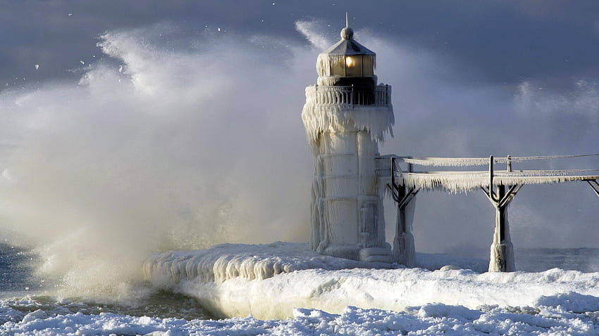 Winter storm whips and crusts lighthouse at St. Joseph Michigan [] : HD wallpaper