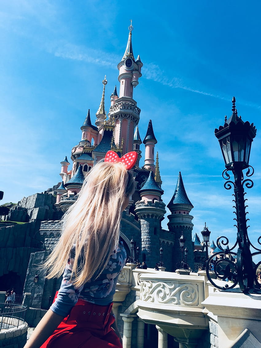 girl wearing red alice band looking at cinderella castle – Disneyland paris HD phone wallpaper