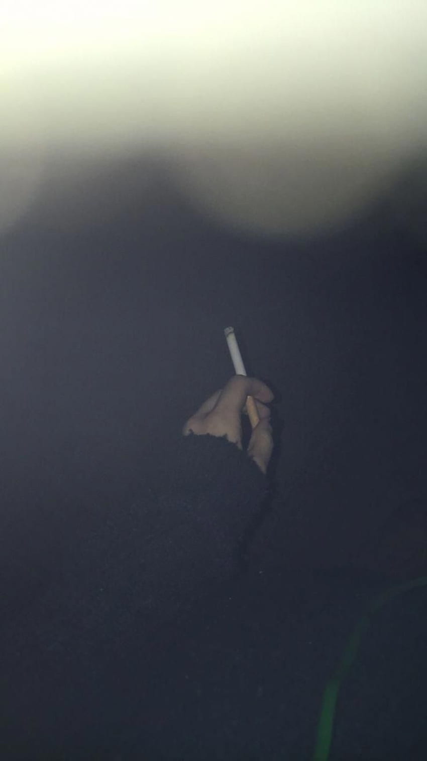 Rzuć palenie Zimny ​​indyk, estetyczny wykres dymu Tapeta na telefon HD