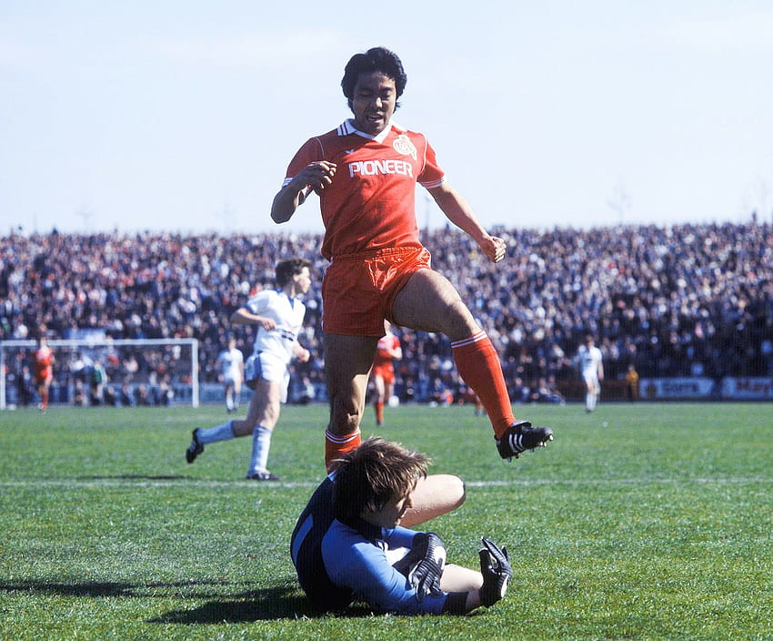 Yasuhiko Okudera: Japanese football's first overseas pioneer, Japanese Soccer HD wallpaper