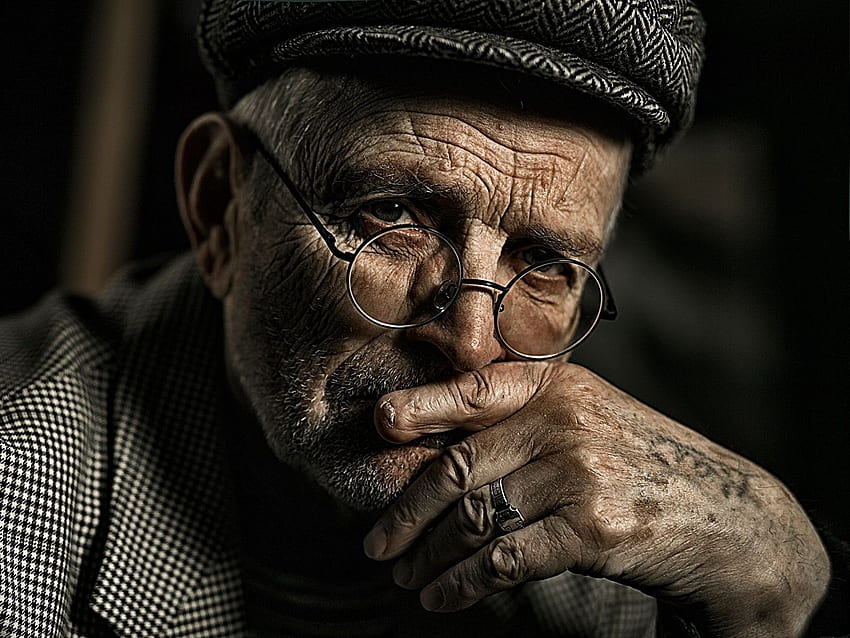 Old man Face Glasses Staring, Person Thinking HD wallpaper