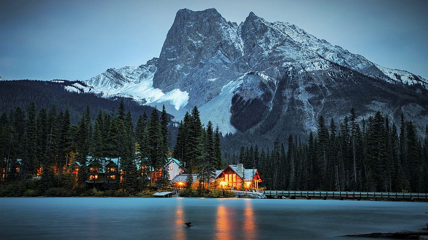 Emerald Lake, Yoho national Park, British Columbia, forest, cabin, mountain, trees, sky, canada HD wallpaper