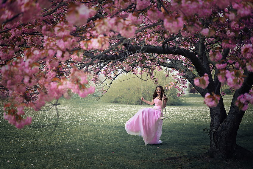 Musim semi, model, ayunan, gadis, gaun, pohon, wanita, merah muda, bunga, hijau, sakura, mekar Wallpaper HD
