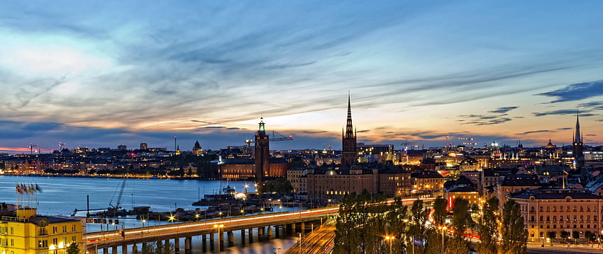 ストックホルム、スウェーデン、夕方、街の明かり、デュアルワイド背景、ストックホルムの雪 高画質の壁紙