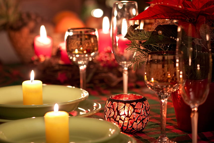 Joyeux Noël, nuit, dîner, design, graphie, agréable, tasses, fête, vacances, fleur, verre, verres, bougies, table, assiettes, décor, beau, bonne année, élégant, bougie, lumières, cool, romantique, noël étoile Fond d'écran HD