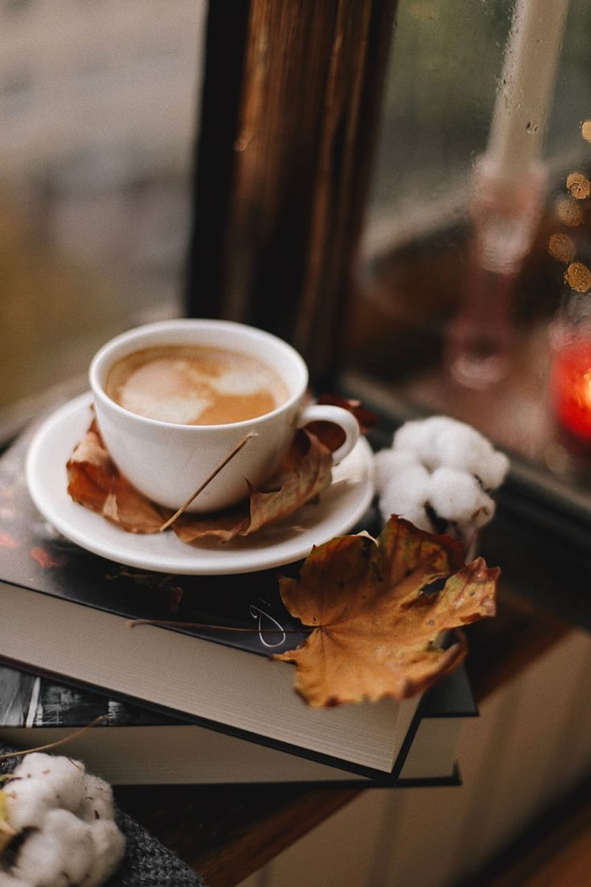 Jesienna kawa przytulna atmosfera. Może czas na herbatę lub kawę Tapeta na telefon HD