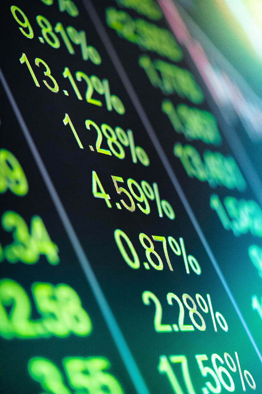 緑の数字の株式、金融市場でデジタル黒板を取引する株式市場 HD電話の壁紙