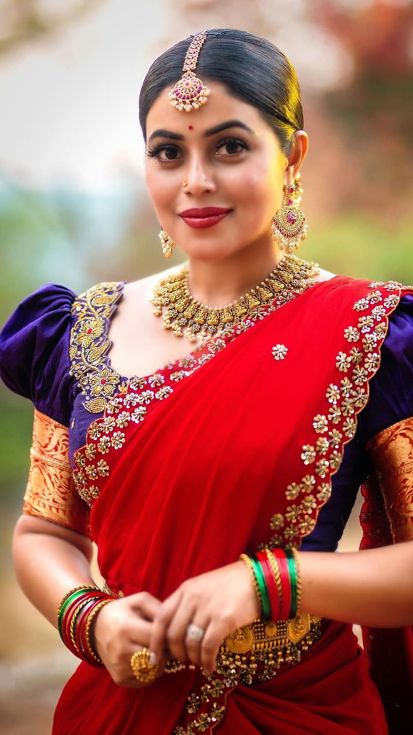 Poorna kasim, telugu aktorka, modelka, shamana kasim, piękna sari Tapeta na telefon HD