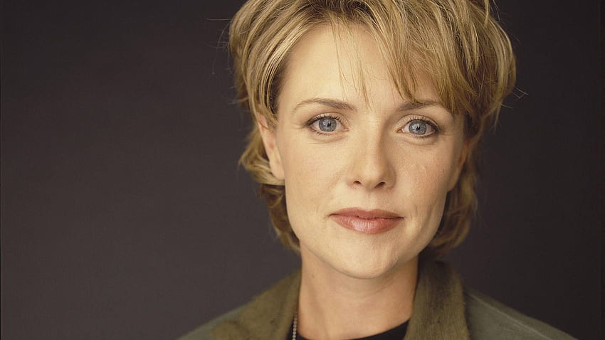 Full Amanda Tapping Hairstyle Face Close Up, Background HD wallpaper