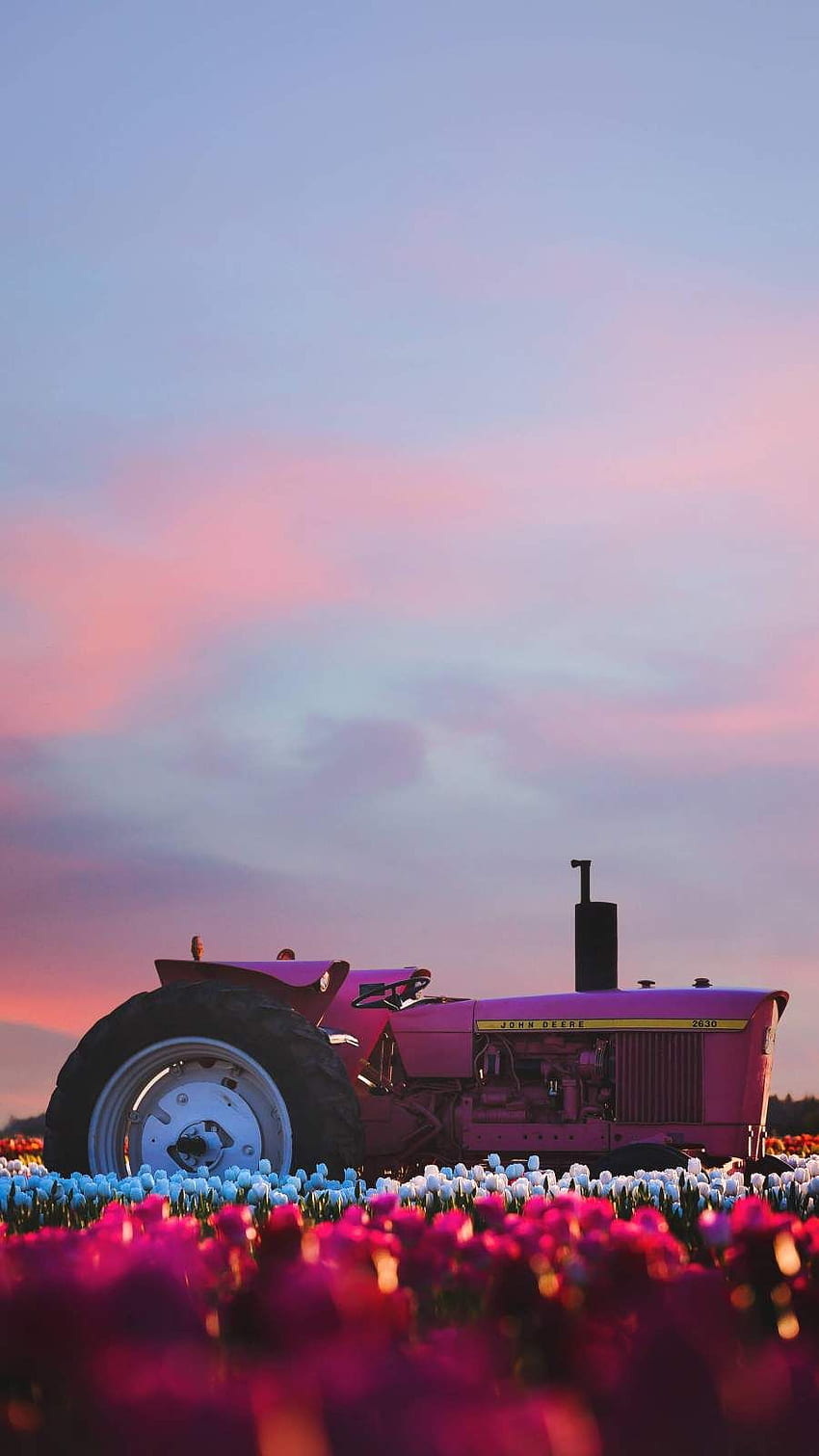 Селскостопански трактор iPhone. Розов трактор, пейзаж, трактори, земеделие iPhone HD тапет за телефон