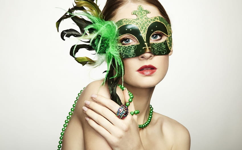 Derrière le masque, modèle, masque, bague, carnaval, mascarade, paillettes, collier, fille, femme, bijou, plume, venise, vert Fond d'écran HD