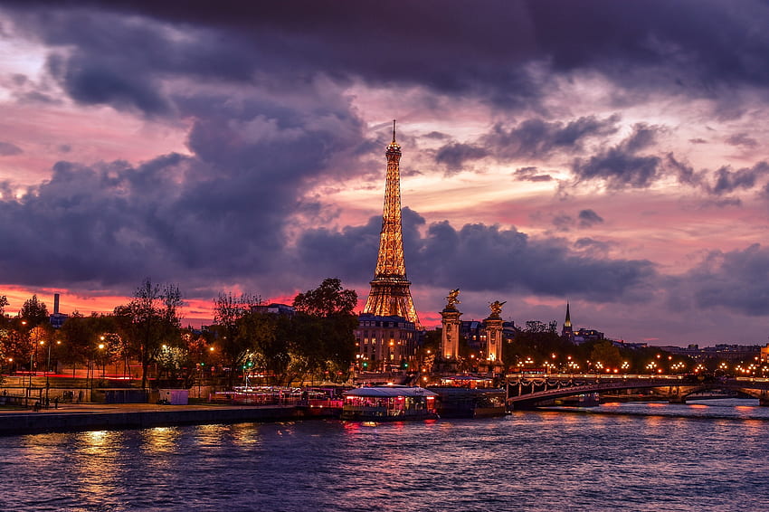 Айфеловата кула, нощ, град, Париж, облаци HD тапет