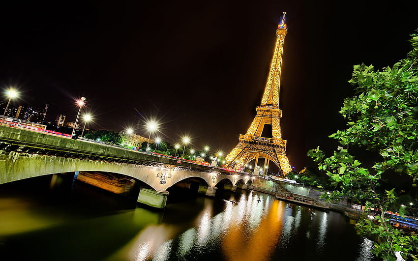 หอไอเฟลตอนกลางคืนปารีสในฤดูใบไม้ผลิ วอลล์เปเปอร์ HD