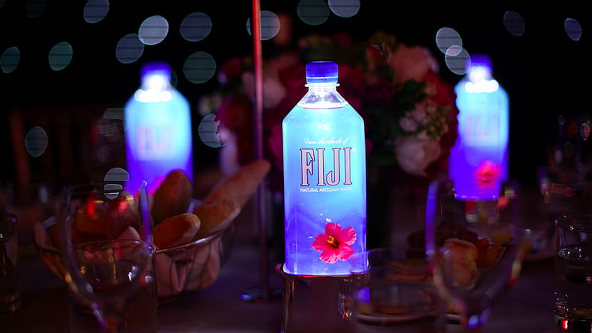 Who Is the Fiji Water Girl, Kelleth Cuthbert? Golden Globes bomber Speaks Out, Fiji Water Bottle HD wallpaper