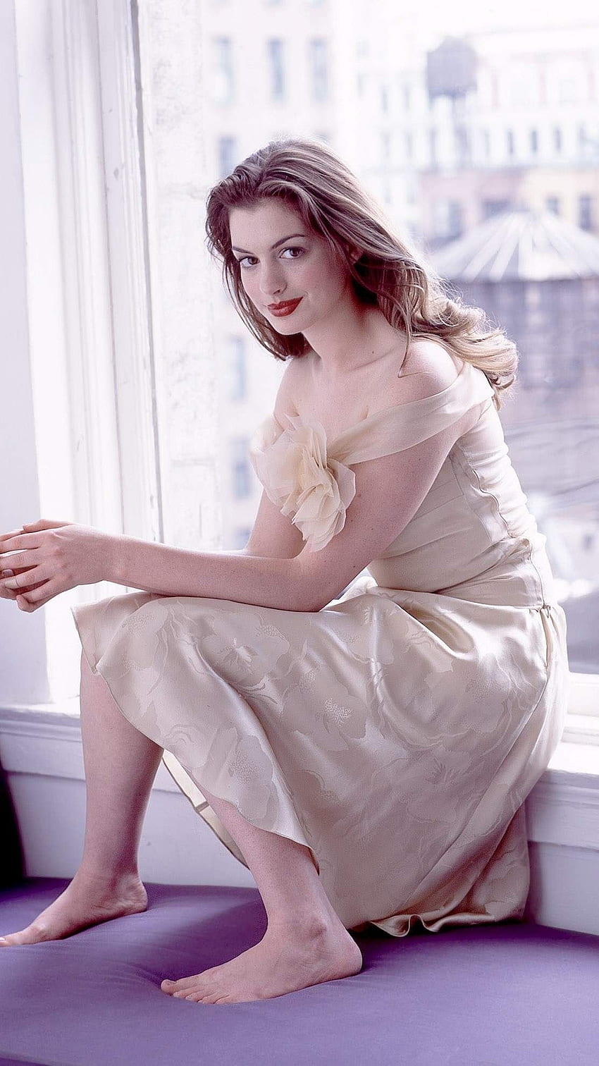 Anne Hathaway, Gorgeous Actress HD phone wallpaper
